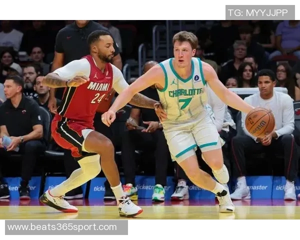 克尼佩尔表现出色4号秀三分球5投全中助球队赢得胜利 克尼佩尔表现出色4号秀三分球5投全中助球队赢得胜利