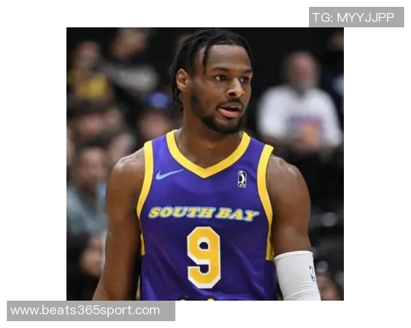 老詹将与南湾湖人共同训练G联盟之旅开启新篇章