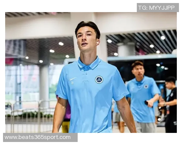 海港冬训启程博主安永佳岳鑫张源卢永涛刘祝润同行迪拜探秘